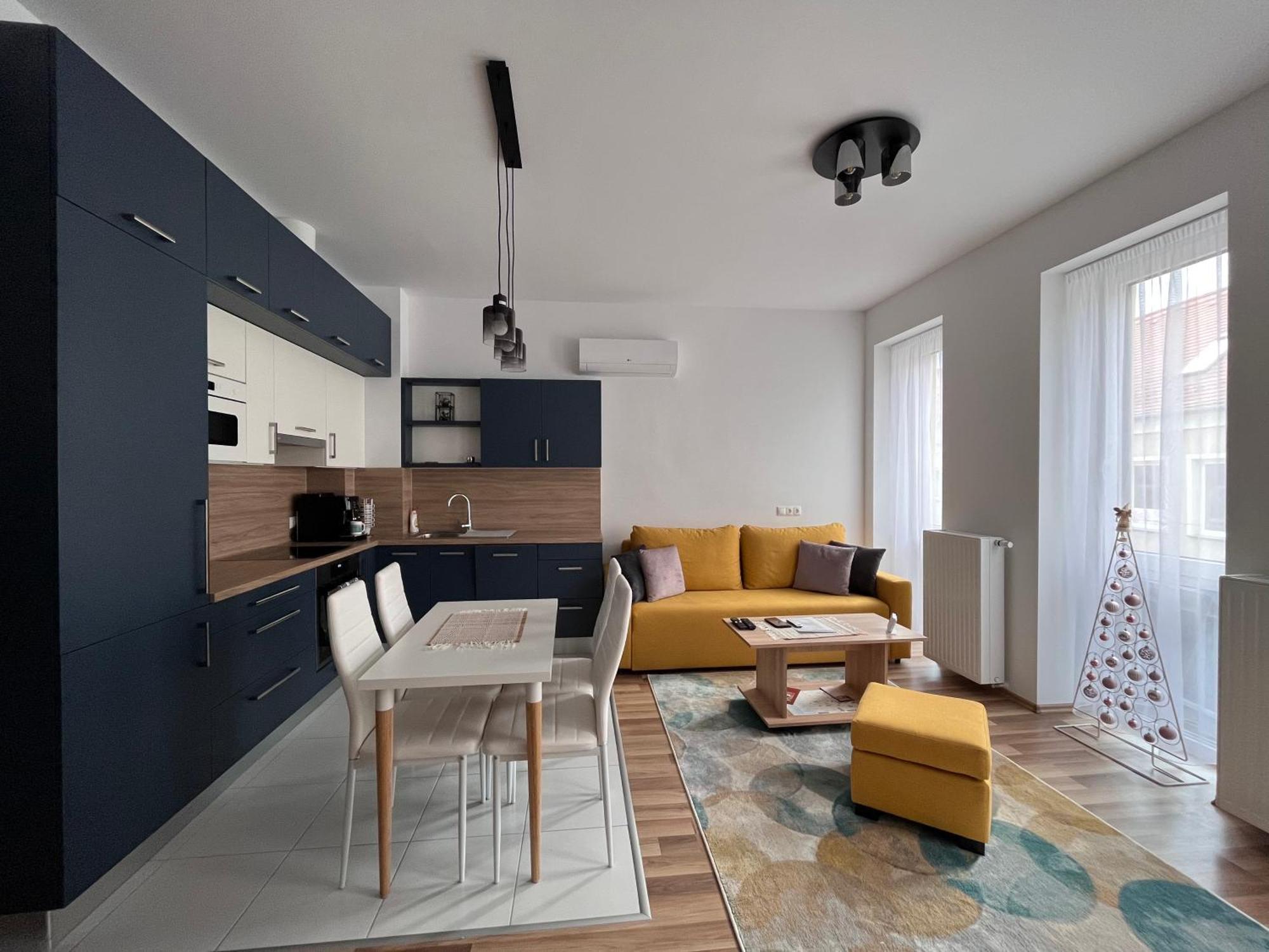 One Step Apartman - City Center Szombathely Eksteriør billede