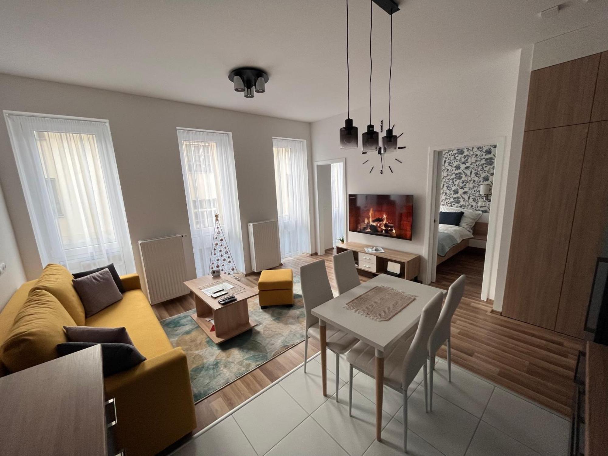 One Step Apartman - City Center Szombathely Eksteriør billede