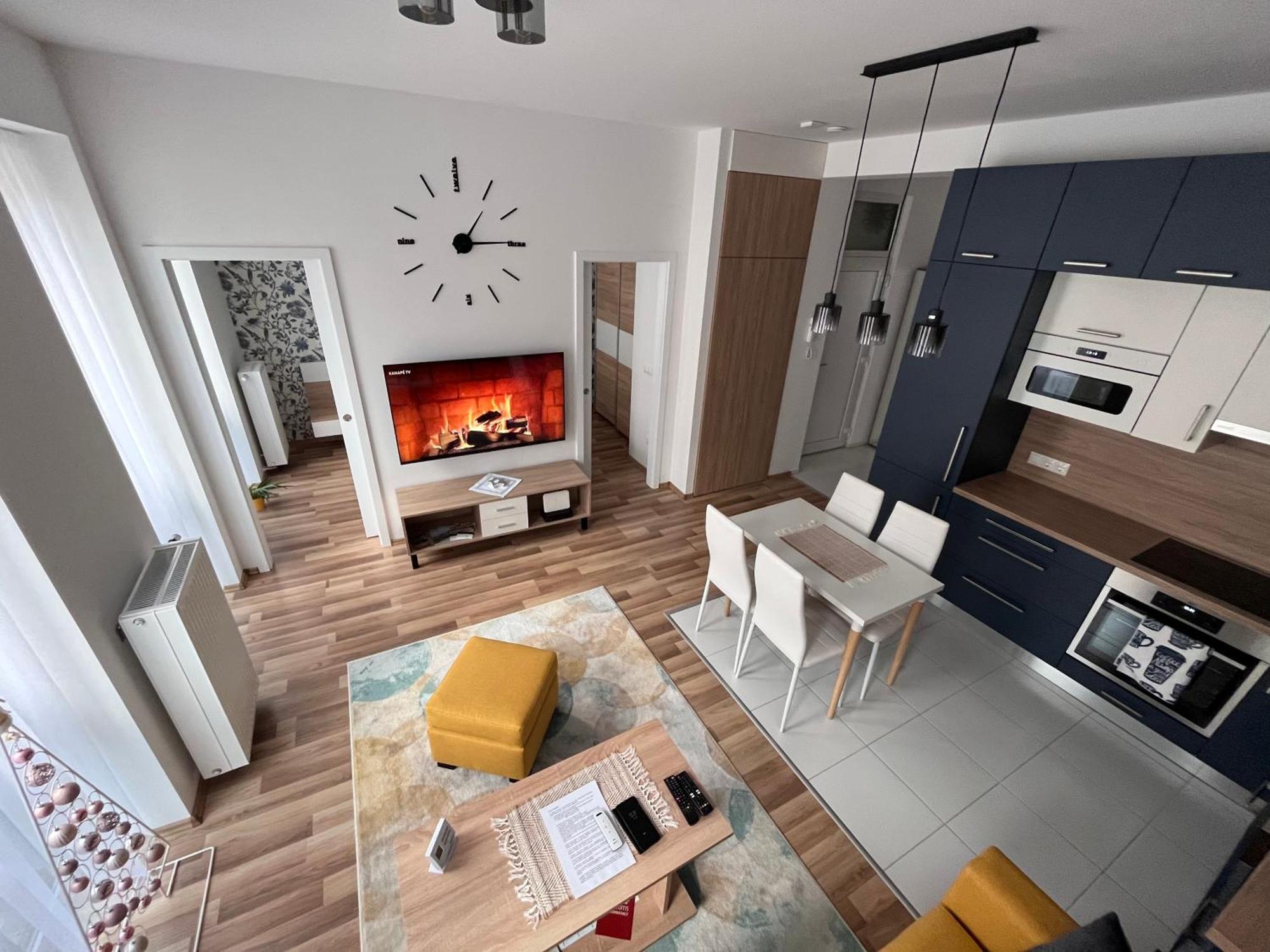 One Step Apartman - City Center Szombathely Eksteriør billede